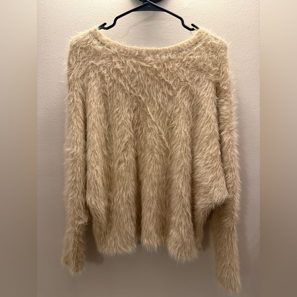 Jessica Simpson Faux Fur Tan Sweater Women’s size medium - Picture 1 of 3